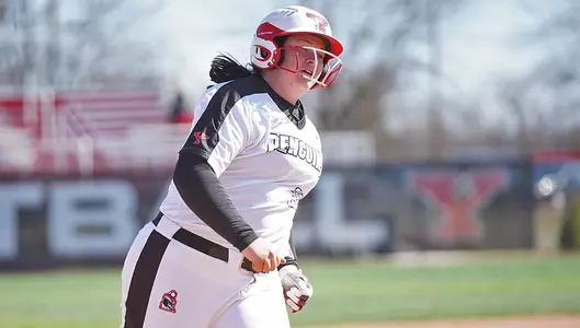 Softball Sets Consecutive Win Record With Doubleheader Sweep of Niagara Image