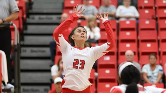 Byrnes Approaches Triple-Double in Four-Setter vs. Coastal Carolina Image