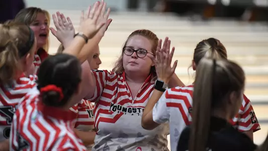 Bowling Wins Twice on Sunday, Finishes Mid-Winter Invitational in Eighth Image