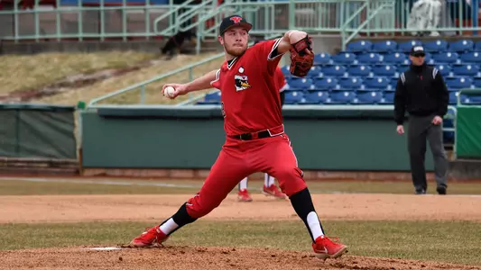 Penguins Fall 7-3 in Series Finale at College of Charleston Image