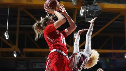 Olson Scores 1,000th Point as Senior Trio Lifts Penguins to 77-66 Win at UIC Image