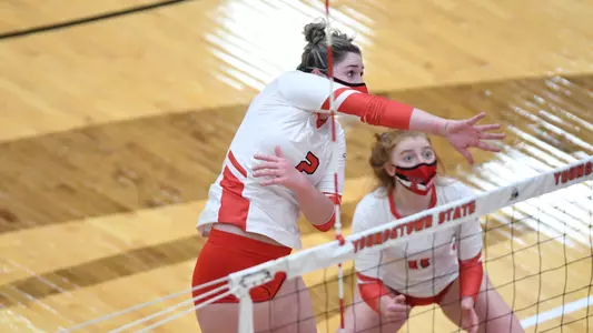 Volleyball Outlasts IUPUI for Five-Set Win in Season Opener Image