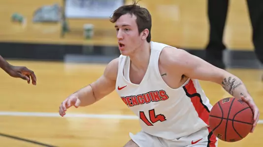 Men's Basketball Wins Third Straight With 60-50 Win Over Rochester Image