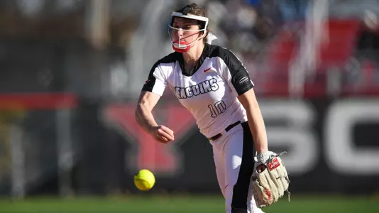 Softball Splits Doubleheader Against UIC Image