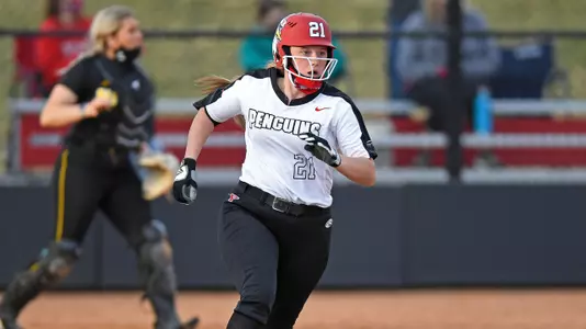 Softball Sweeps Northern Kentucky, 4-2, 4-3 Image