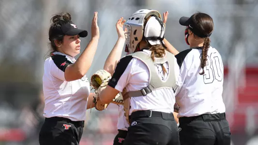 Softball Splits With Green Bay, Saturday DH at 11 a.m. Image