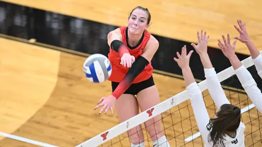 Youngstown State volleyball vs. Green Bay (Sept. 28, 2024). Photo by Robert Hayes