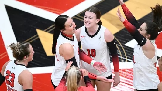 Youngstown State volleyball vs. Robert Morris on Sept. 30, 2025, at Zidian Family Arena at Beeghly Center. Photo by Robert Hayes.