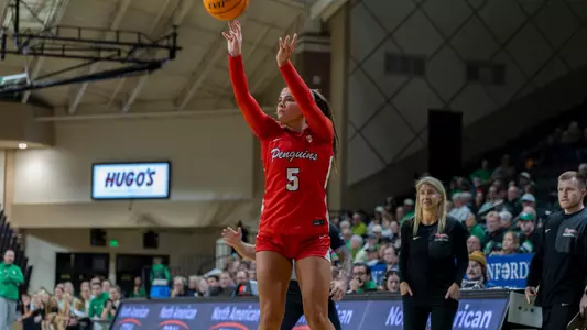 Hayden Barrier attempts a 3-pointer in Youngstown State's women's basketball game at North Dakota on Nov. 7, 2025. Photo by Chloe Whitlock.