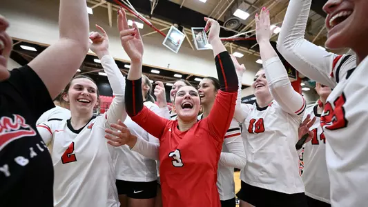 Youngstown State's volleyball team celebrates its 3-0 victory over Purdue Fort Wayne on Nov. 13, 2025, inside Zidian Family Arena at Beeghly Center. Photo by Robert Hayes.