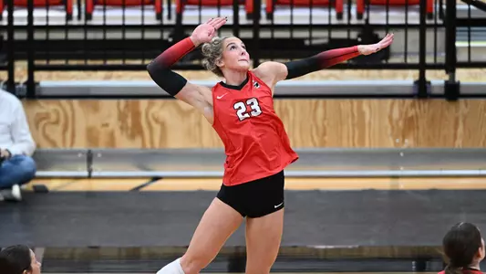 Youngstown State volleyball vs. Purdue Fort Wayne on Nov. 14, 2025. Photo by Robert Hayes