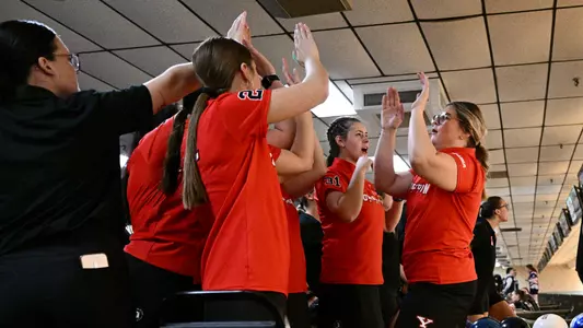 Youngstown State bowling at the 2025 Chelsea Gilliam Penguin Classic on Oct. 19, 2025. Photo by Robert Hayes.