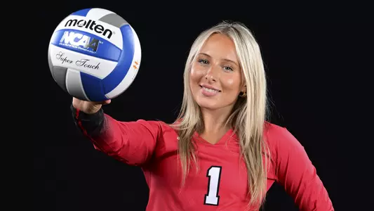 Brie Habeeb - 2025 Youngstown State volleyball photo day on Aug. 6, 2025. Photo by David Dermer