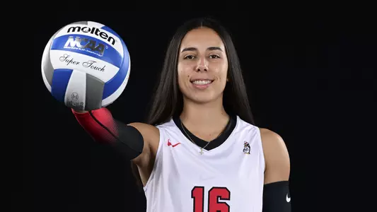 Gabriela Machin - 2025 Youngstown State volleyball photo day on Aug. 6, 2025. Photo by David Dermer