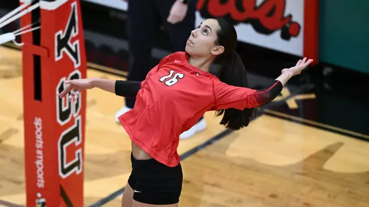 Gabriela Machin goes up for an attack in YSU's volleyball match vs. Canisius on Aug. 30, 2025.