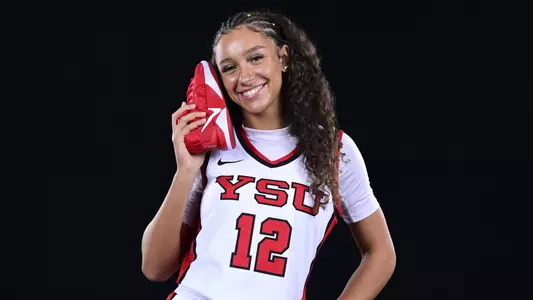 Dacia Lewandowski - 2025-26 YSU Women's Basketball Photo Day - Sept. 18, 2025. Photo by David Dermer.