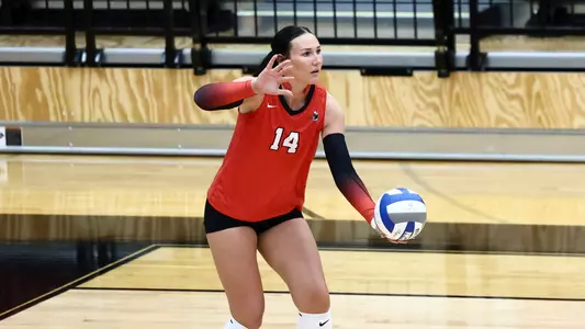 Taya Nordmann serves in Youngstown State's volleyball match vs. Akron on Sept. 18, 2025, at Beeghly Center. Photo by Bryson Chavez.