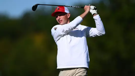 Nathan Miller hits a tee shot for YSU during the Tom Tontimonia Invitational on Oct. 5, 2026 (Photo by Robert Hayes)
