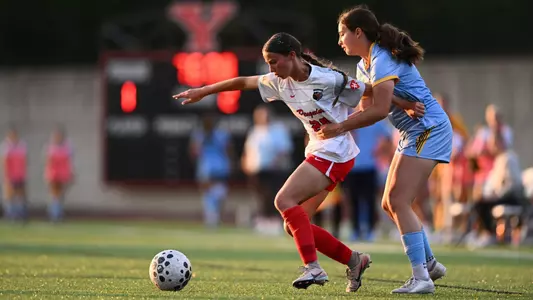 Jenna Tufo shields off defender