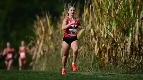 McKinley Fielding breaks her own school record at Arturo Barrios