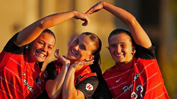 Women' Soccer Pregame