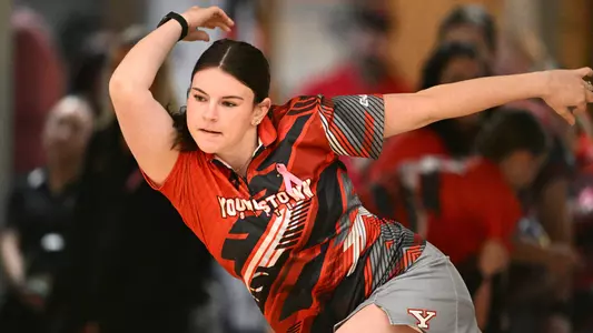 Kara Beissel holds her shot for the Youngstown State bowling team at the 2025 Chelsea Gilliam Penguin Classic on Oct. 17, 2025. Photo by Robert Hayes.