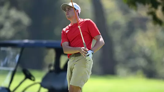 Michael Porter watches his tee shot at the Mercyhurst Laker Fall Invitational on Sept. 14, 2025 (Photo by Robert Hayes)