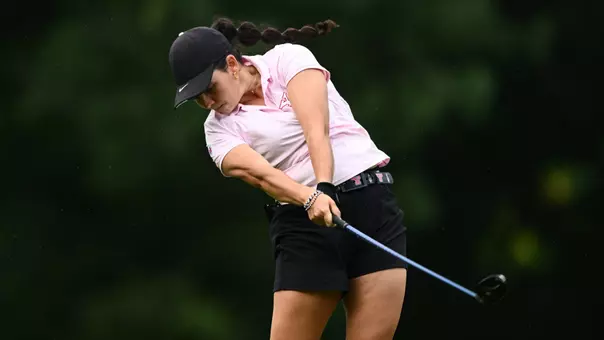 Sofia Perez Escarcena hits a tee shot for YSU during the Roseann Schwartz Invitational on Aug. 31, 2026 (Photo by Robert Hayes)