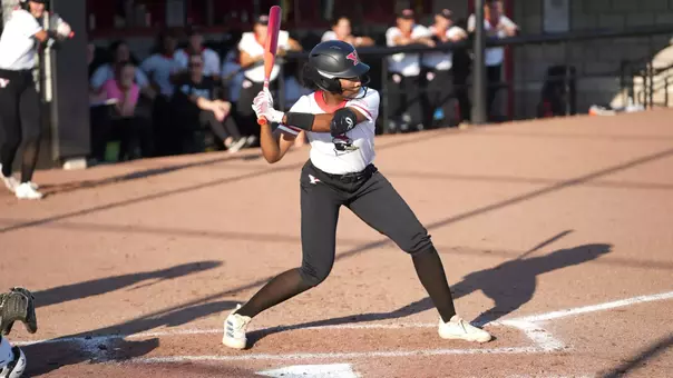 Tai Turner stands in the batter's box ready to swing at a pitch in a YSU fall ball game in 2025.