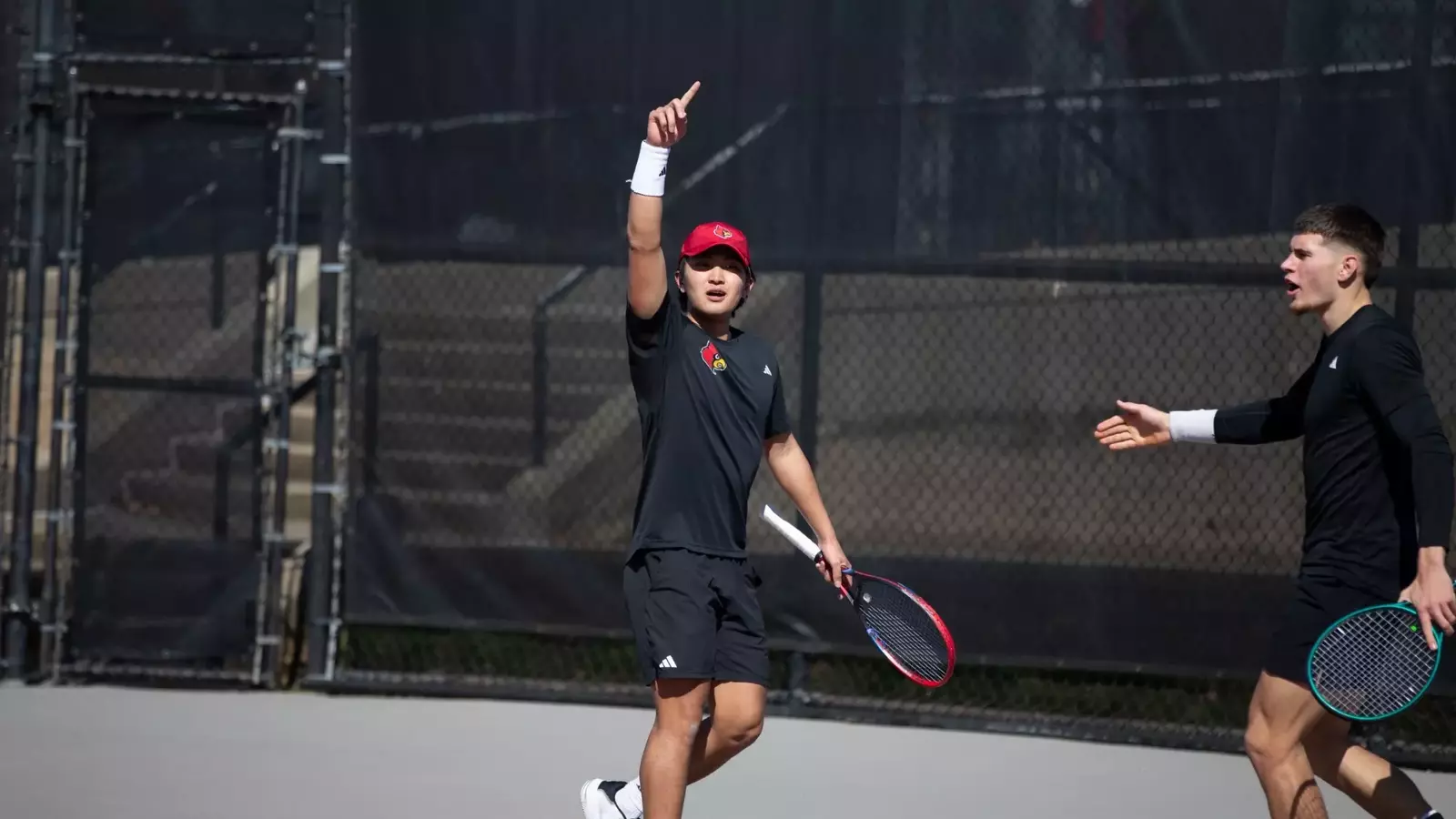Cards Split Sunday Doubleheader - University of Louisville Athletic