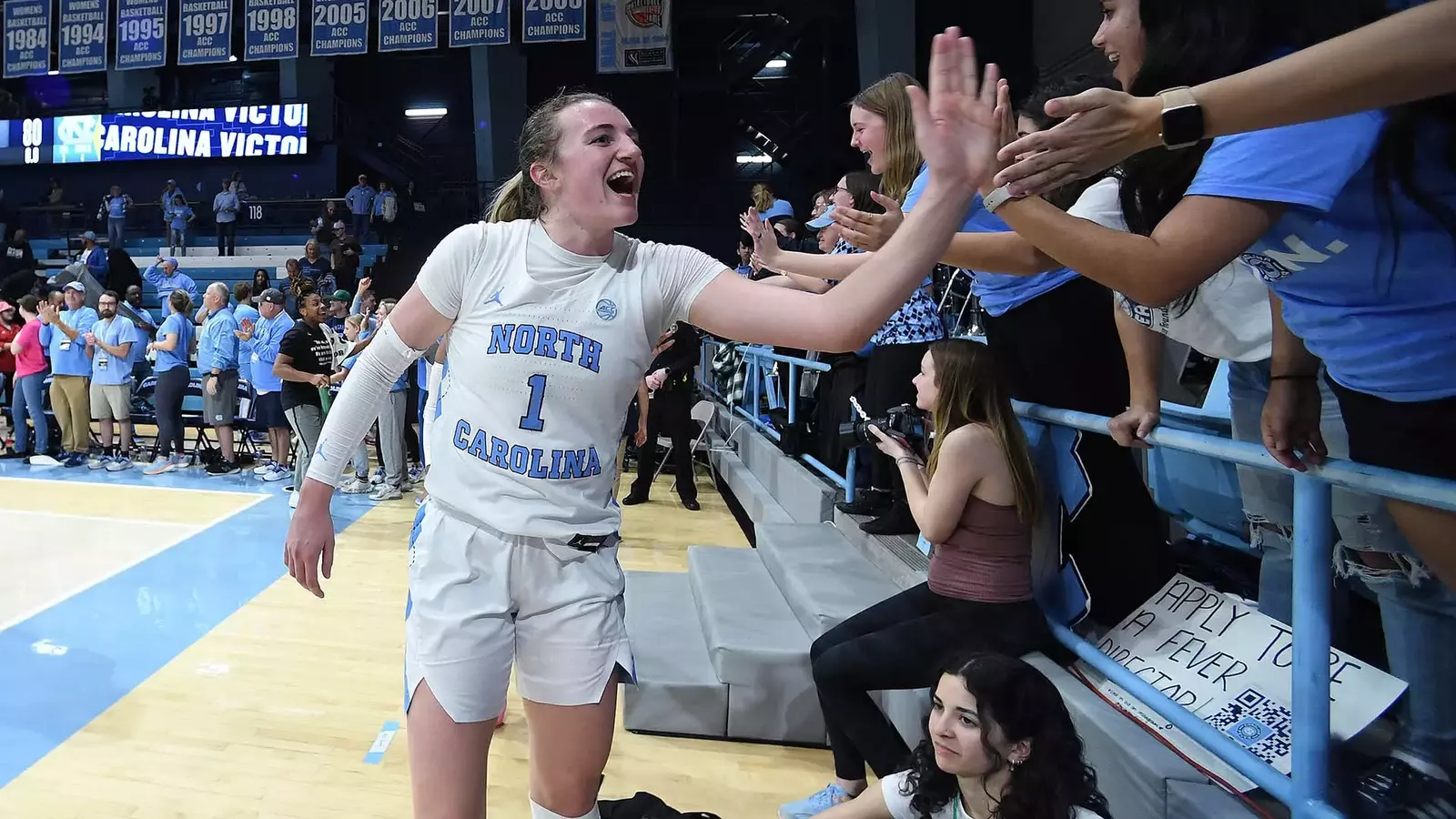 Alyssa Ustby Earns Spot On Naismith Trophy Watchlist