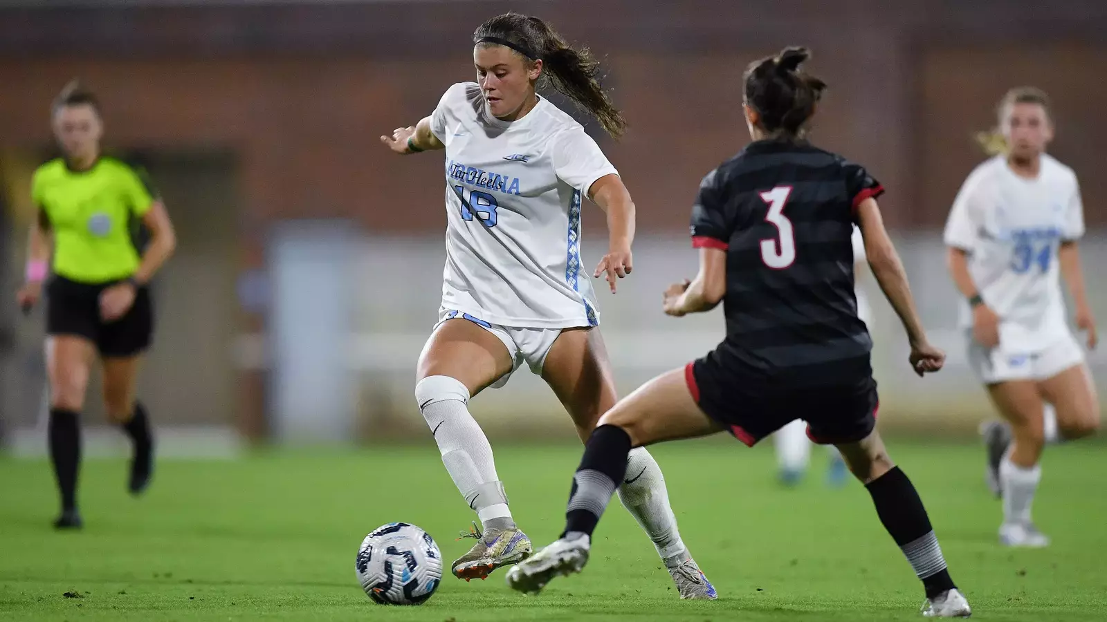 UNC Women's Soccer Standout Bella Sember Signs With KIF Örebro DFF In Sweden