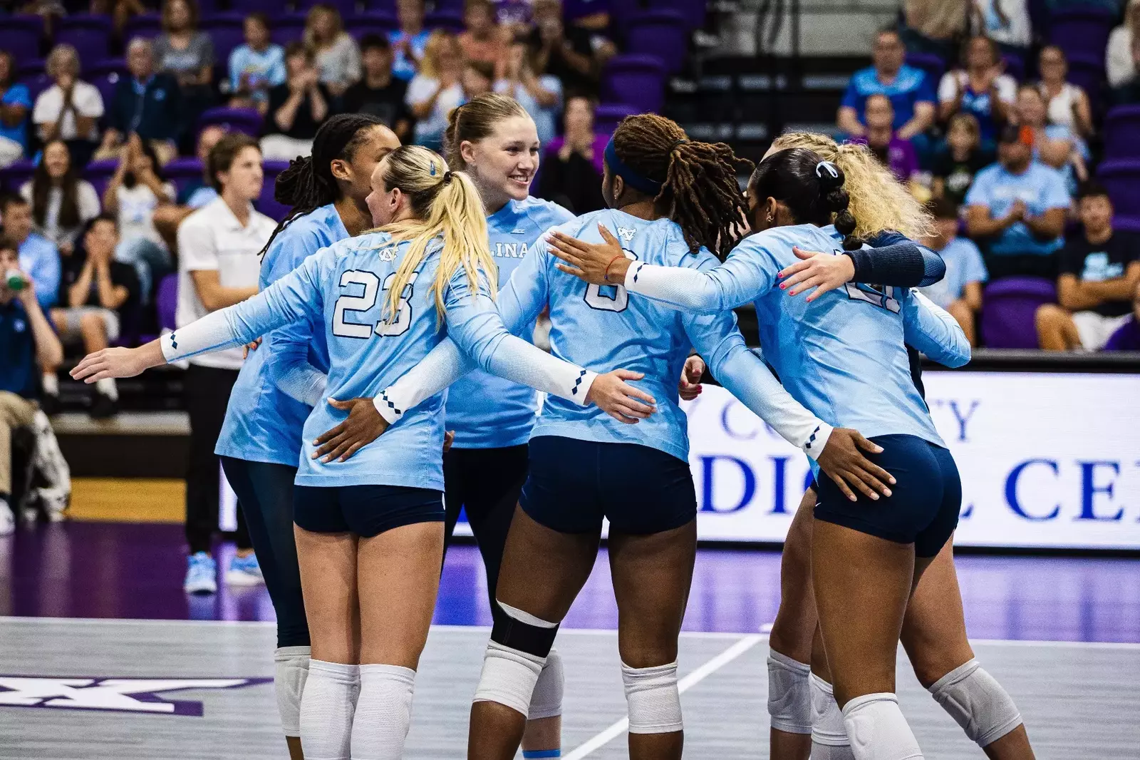 UNC Volleyball Downs Lipscomb In Three Sets