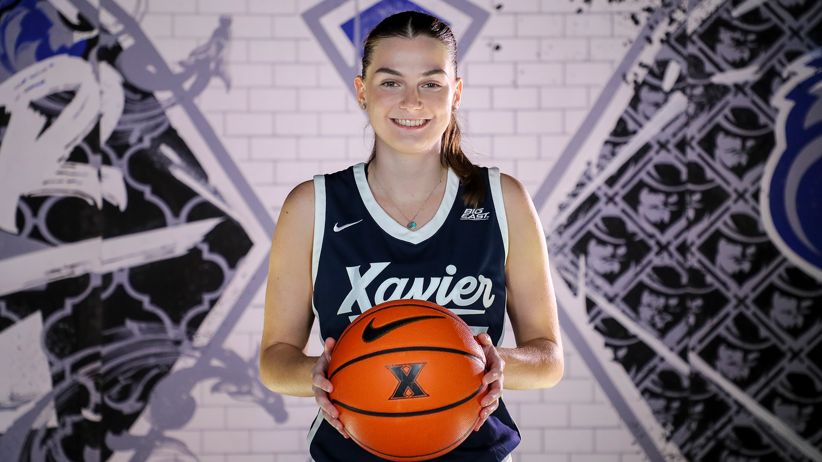 Women’s Basketball Adds Phoebe Holmes to 2024-25 Roster