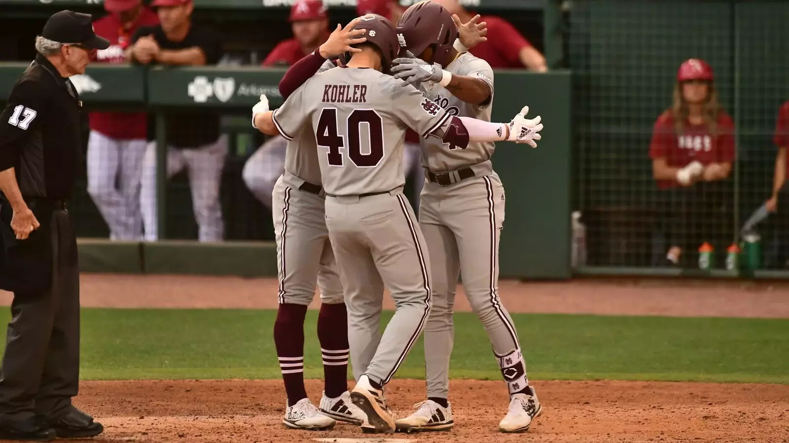 Diamond Dawgs Even Series With No. 5 Arkansas - Mississippi State