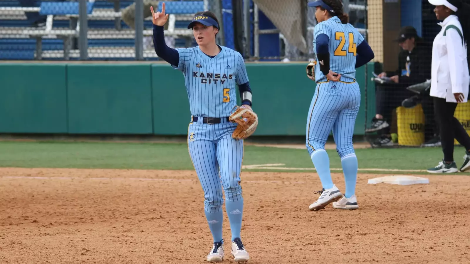 University of Missouri Kansas City Official Athletics site