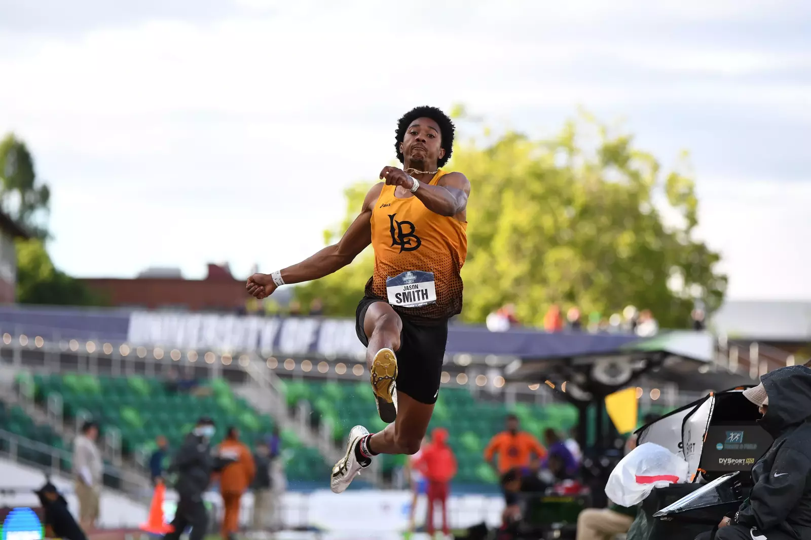 Smith 8th; Briggs 10th In Olympic Trials Long Jump Finals Long Beach