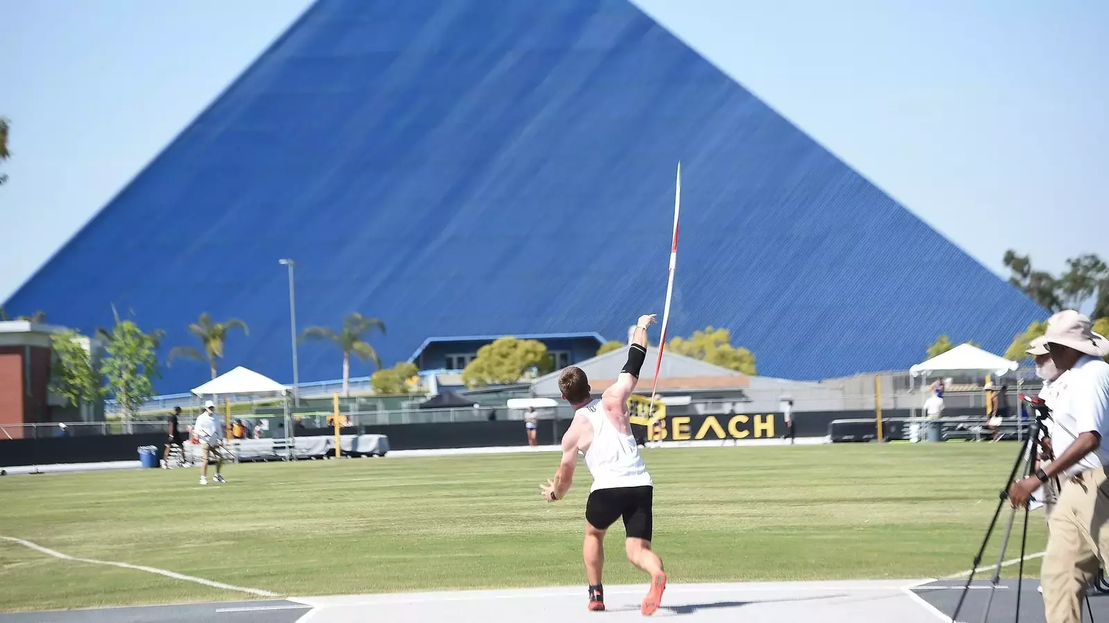 beach-track-and-field-welcomes-six-new-throwers-long-beach-state