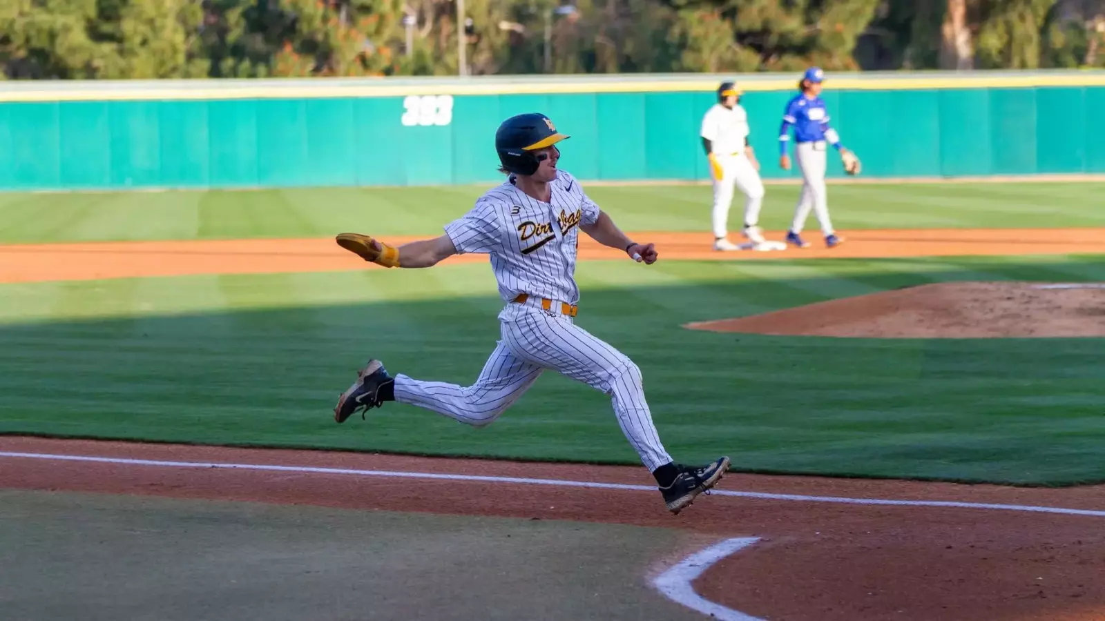Dirtbags Northwestern To Open 2025 Season Long Beach State