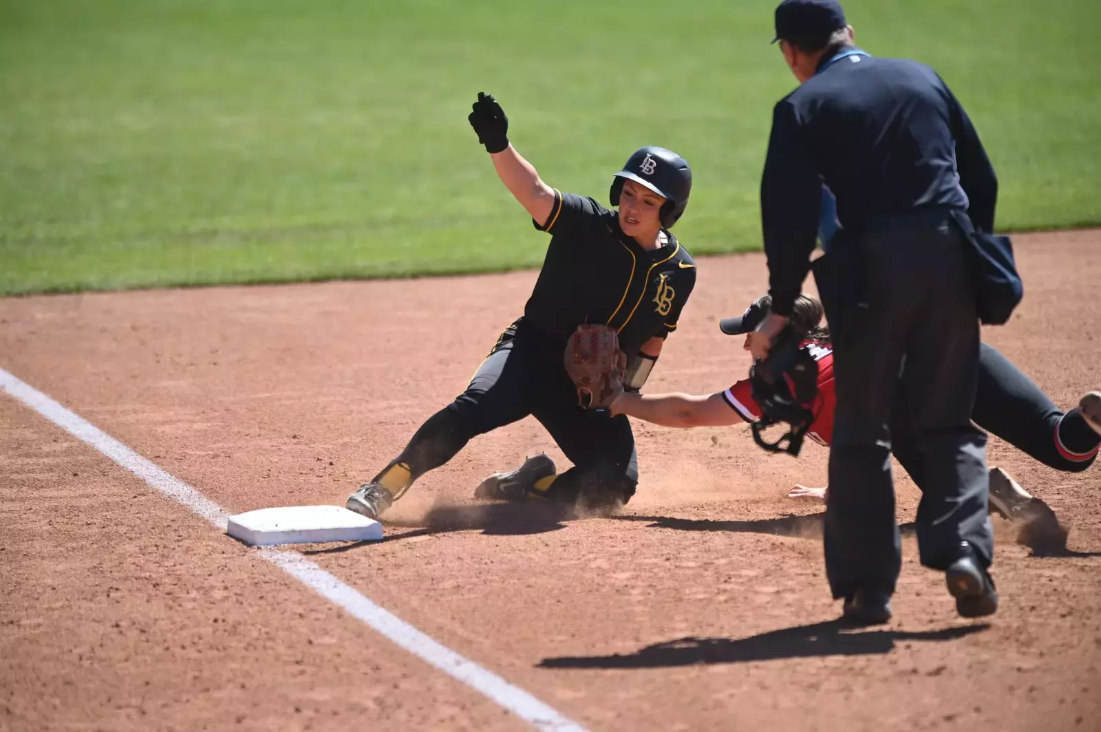 Big West Title On The Line As Softball Travels To Cal State Fullerton ...