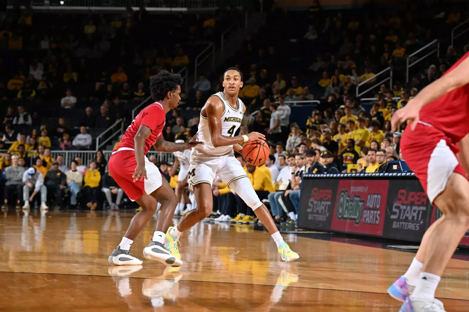 Strong Second Half Powers Michigan to 9467 Win Over Miami (Ohio