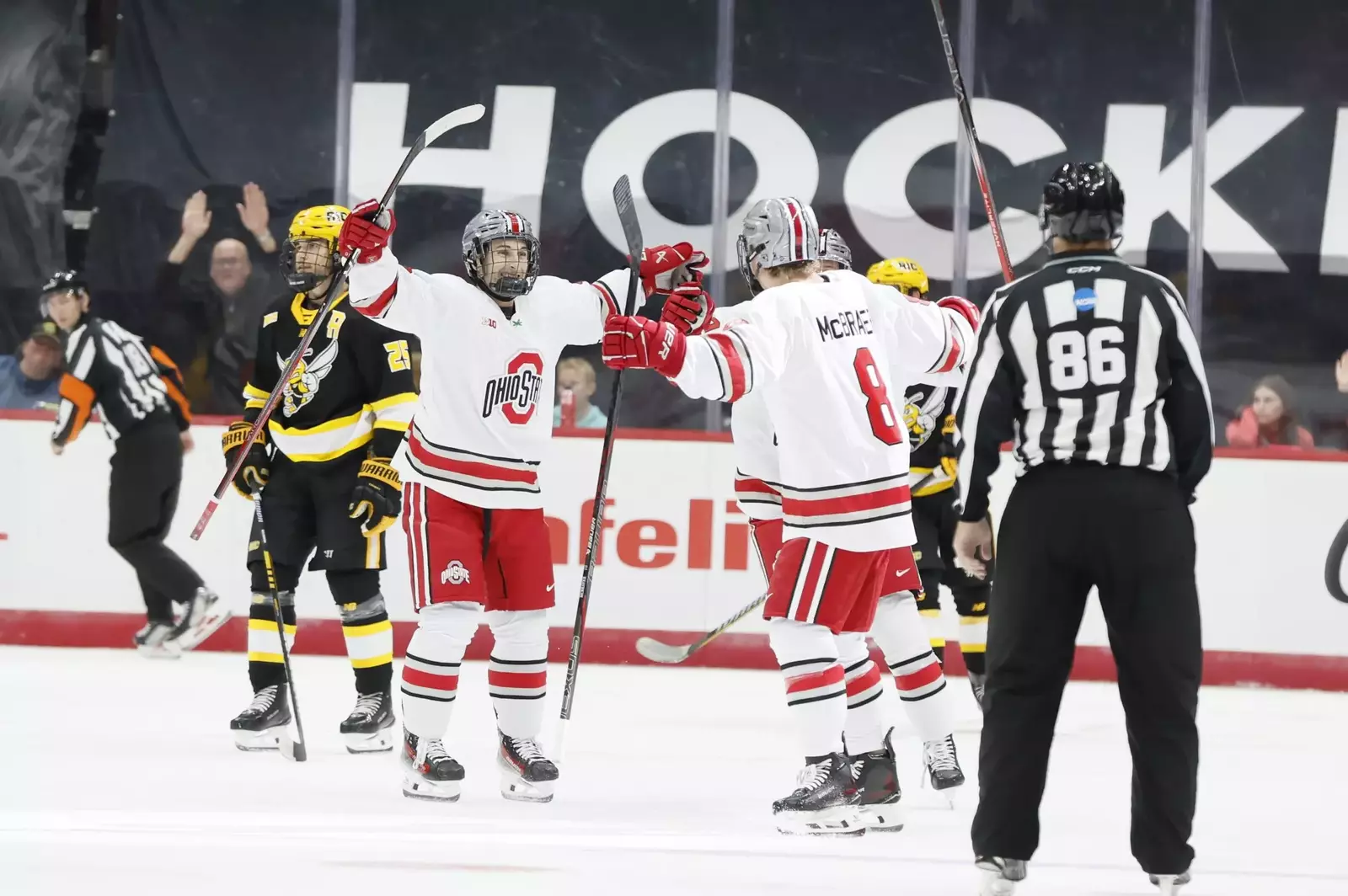 Buckeyes Open B1G Slate against No. 16/15 Badgers - Ohio State