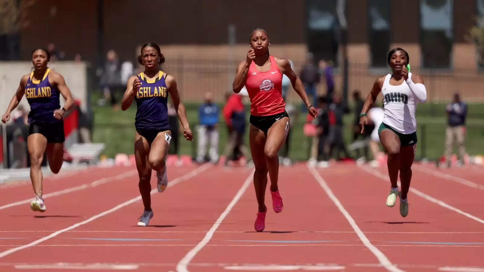 Buckeye Women Set Program Record in Sprint Medley Relay at Penn Relays