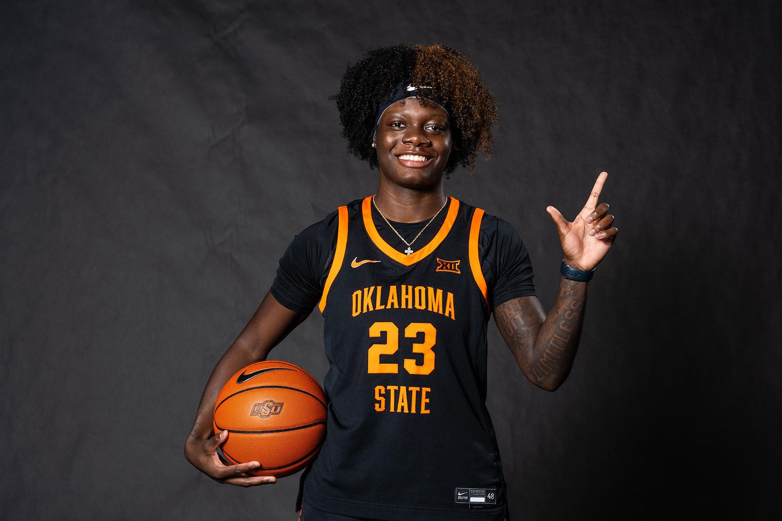 Cowgirl Basketball Bolsters Backcourt With Transfer Alexia Smith