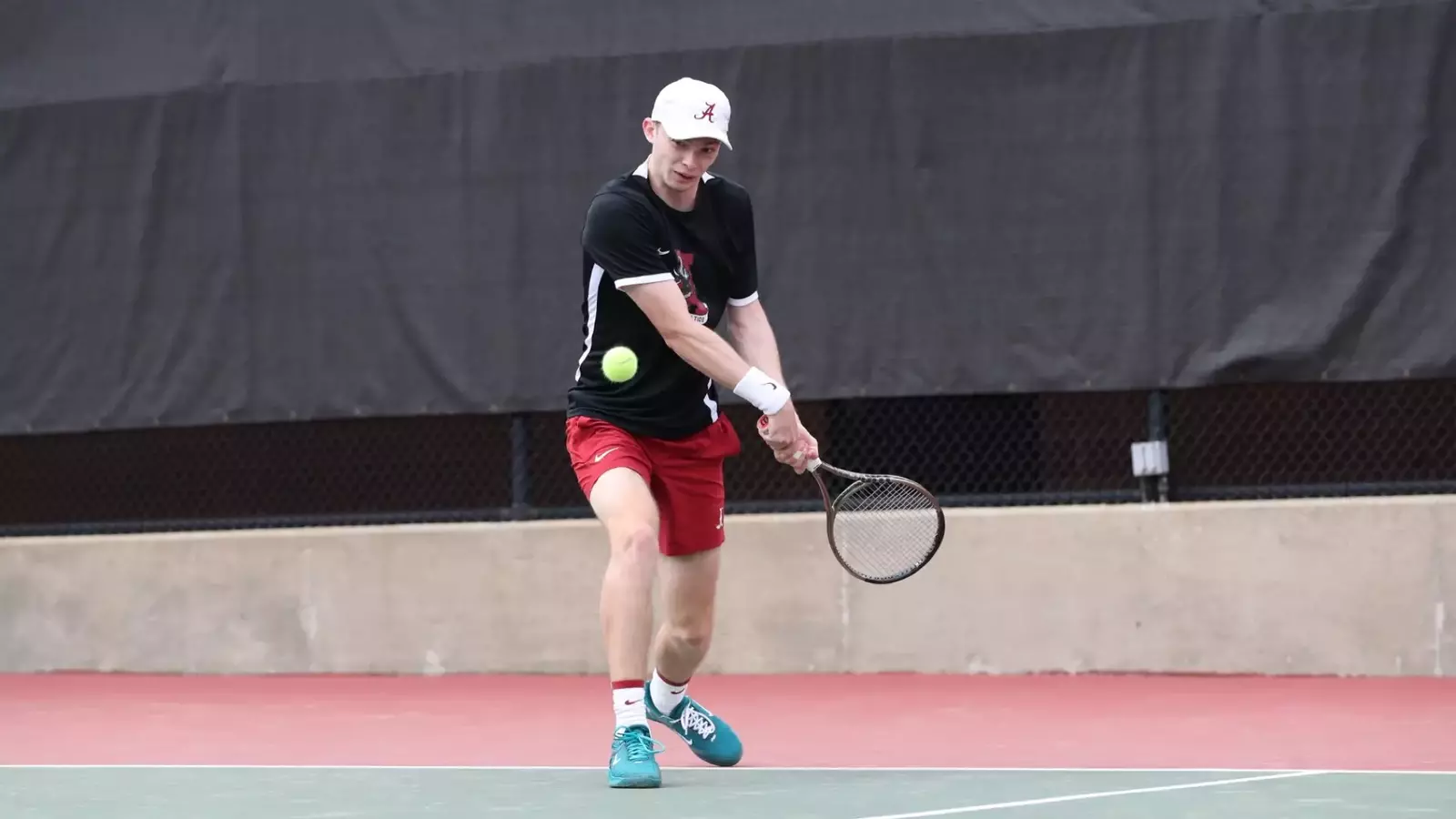 Alabama Tops LSU in 5-2 Home Win - Alabama Athletics