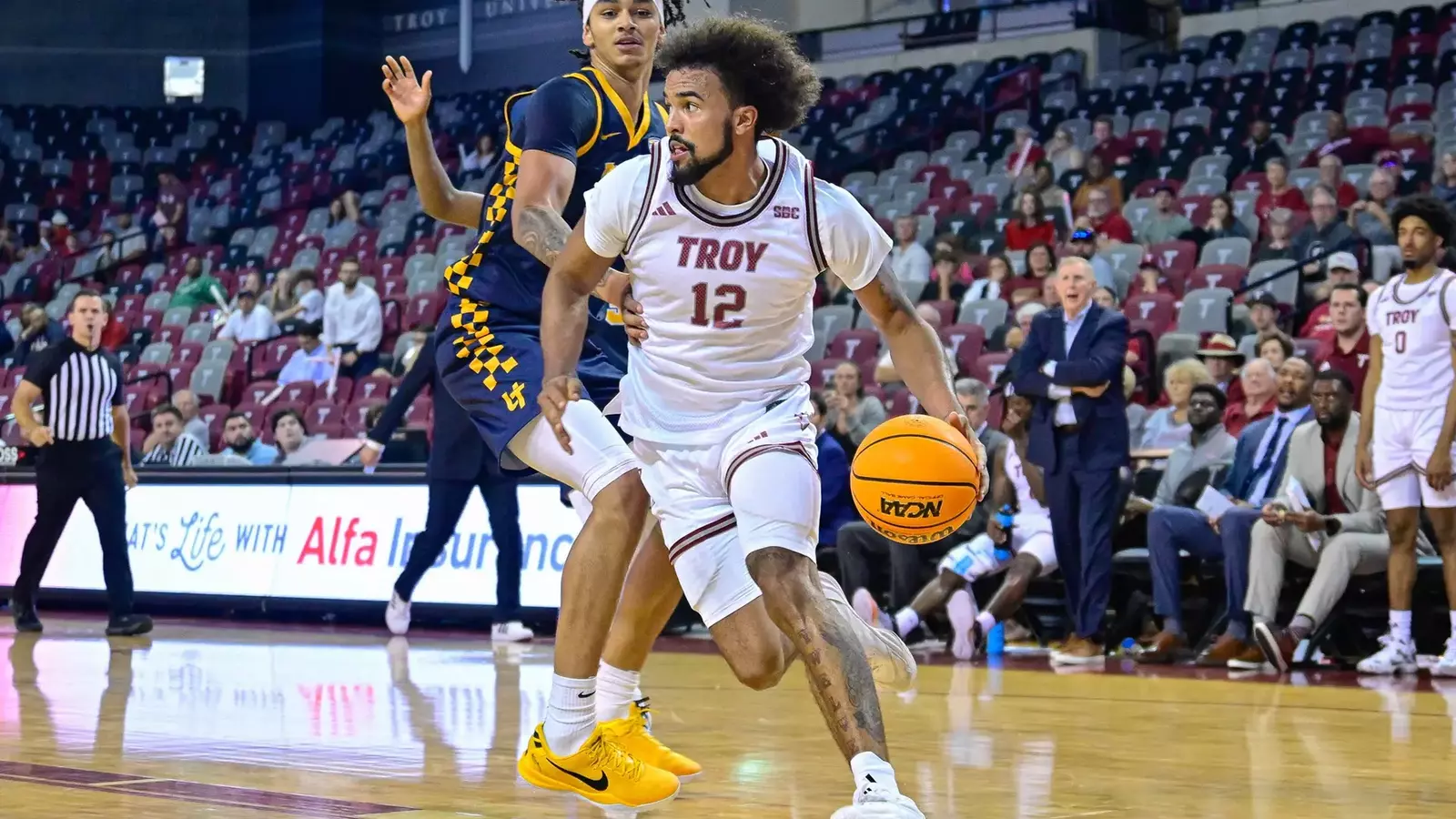 Men’s Basketball Travels to No. 18 Arkansas – Troy University Athletics