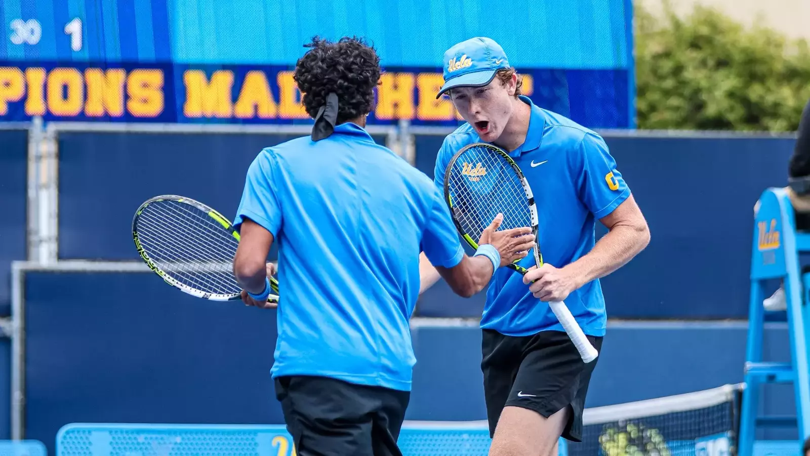 Tennis Records 4-1 victory against Michigan State