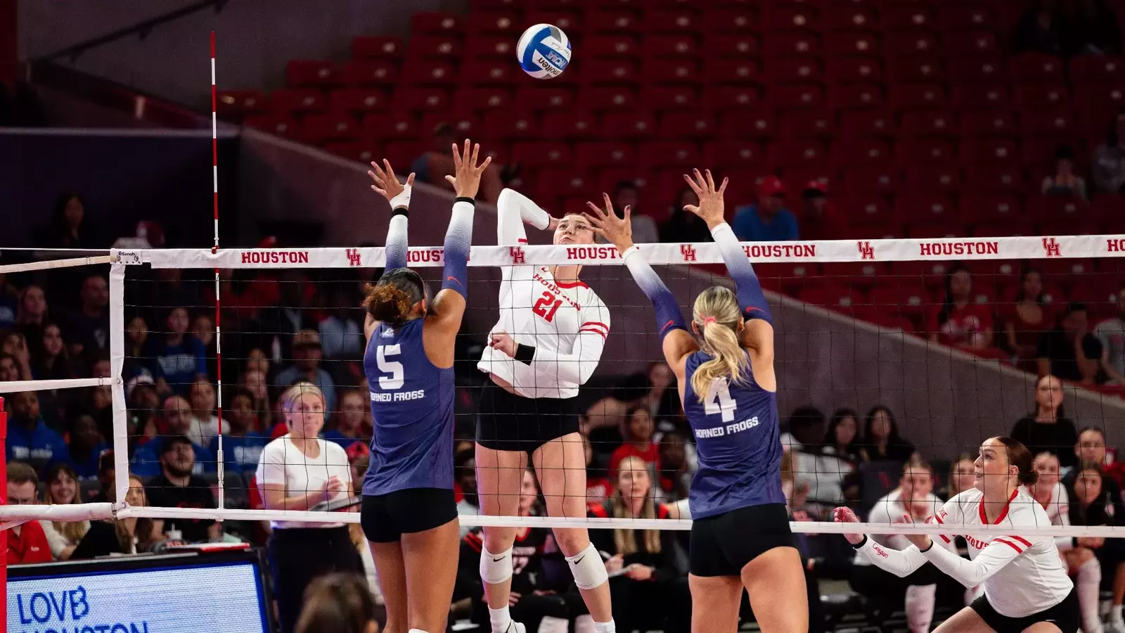 Houston Cougars Volleyball Sweeps Iowa State, Shines with Defense BVM