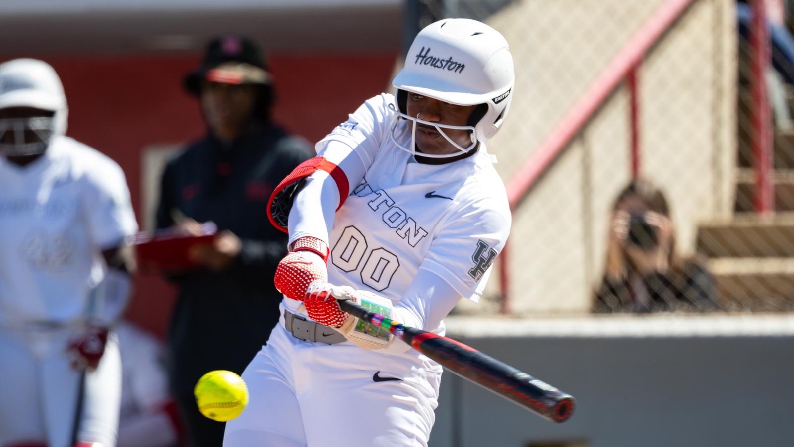 University of Houston Softball Falls to #10/#11 Texas A&M in Midweek Matchup