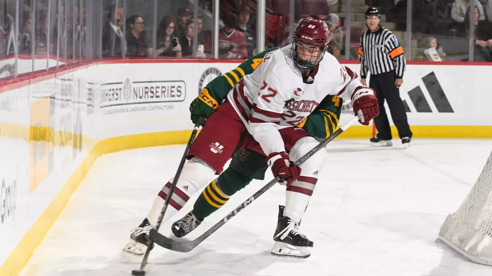 Vermont slides past #20 Massachusetts Hockey, 3-2